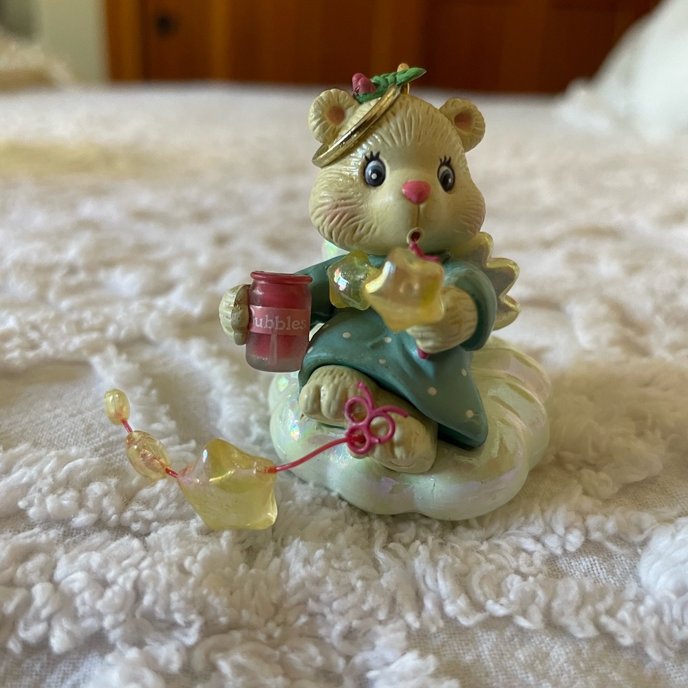 Carlton Cards Heirloom Collection Pretty Bubbler Ornament.